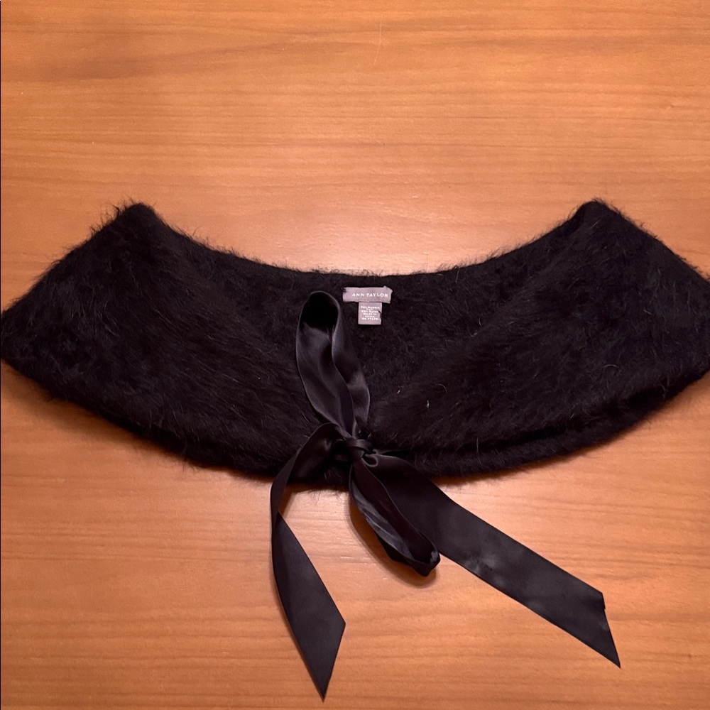 Ann Taylor Black Fuzzy‎ Shawl with Satin 🎀
